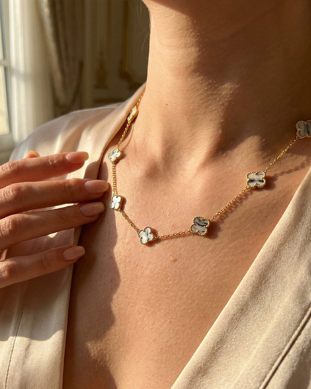 Inlay Clover Station Necklace